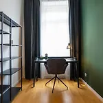 Brand-New Apartment With A Breathtaking Design Located Right Near Belvedere Castle, 15 Minutes From City Centre